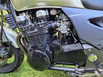 Kawasaki ZR-7 - 4