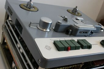 TELEFUNKEN M5a Tube stereo Tape Recorder - repasovaný - 4