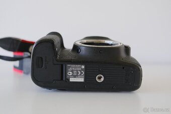 Canon EOS 6D (tělo) - 4
