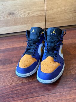 Air Jordan 1 Mid Lakers - 4