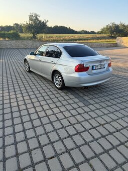 Prodám BMW e90 325ix - 4