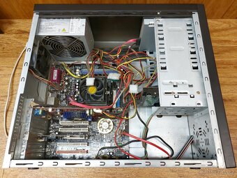Starší PC, AMD Athlon 64 3700+, 2GB RAM, 320GB HDD - 4