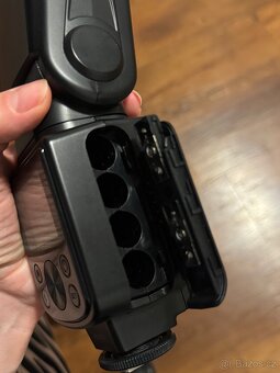 Neewer NW-670 blesk pro Canon (Pro) - 4