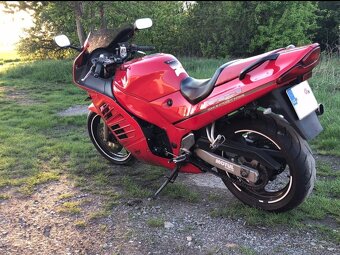 Suzuki RF 600R - 4