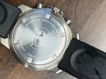 CiTIZEN  Eko-Drive - 4