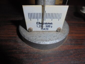 Prodám staré laboratorní váhy plus závaží. - 4