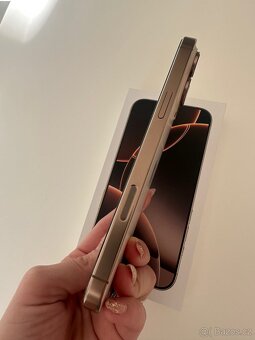 APPLE iPhone 16 Pro Max 256GB Pouštní Titan - 4
