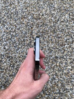 IPhone 13 Pro - baterie 100% - 4