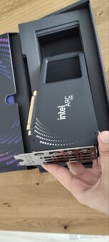 Grafická karta Intel B580 - 4
