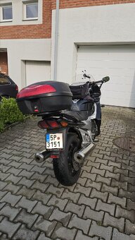 Yamaha FJR 1300 - 4
