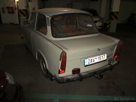 Prodám Trabant 601 L,sedan, bílomodrý. - 4