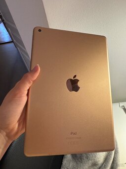 iPad 8 2020 rose gold - 4
