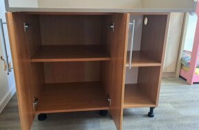 Přebalovací pult s komodou - 4