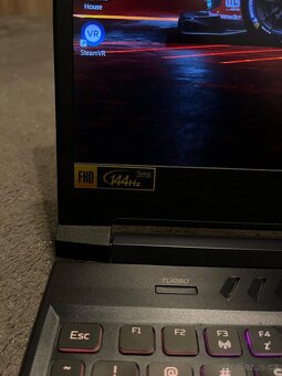 PREDATOR Helios 300 - 4