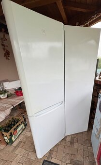 Lednička s mrazákem Indesit - 4