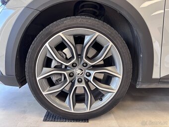 Škoda Superb 2,0 TSI SCOUT - 4