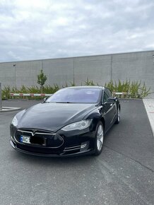 Tesla Model s P85 Безкоштовна зарядка - 4