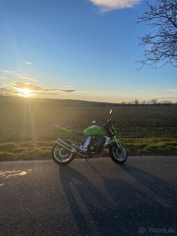 Kawasaki Z1000 - 4