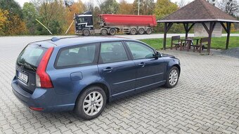"Prodám" VOLVO V50 - 4