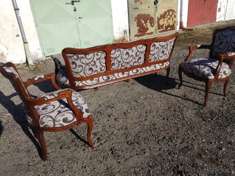 Sofa+ křesla po renovaci. - 4