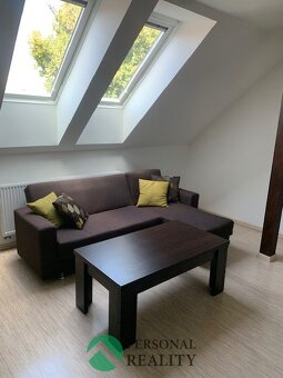 Pronájem zrekonst. podkrovního bytu 2+kk, cihla,55m2, Hřebeč - 4