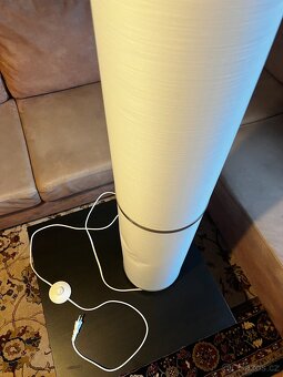 Stojací lampa Vidja – 3patrová, bílá - 4