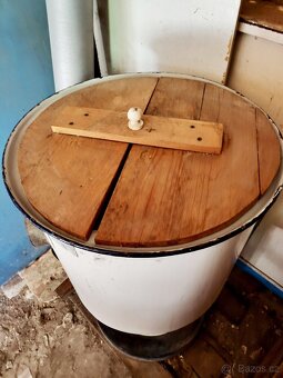 Prodám kamna, kotel na ohřev vody. - 4