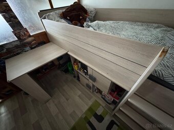 Vyvýšená postel se zásuvným stolem - 4