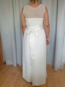 Bílé svatební/společenské šaty - 4