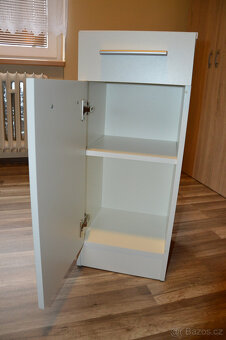Koupelnová skříňka bílá - 4