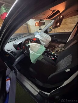 Prodám havarované Kia Ceed 2007 1.6 CRDi - 4