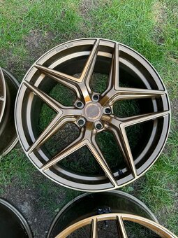 Prémiová alu kola Concaver CVR 2 R22 5x130 - 4