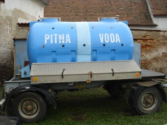 Cisternový přívěs na pitnou vodu, nerezová nádrž, nová STK. - 4