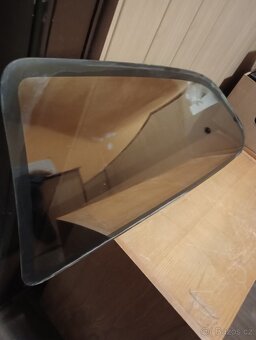 Ford Sierra mk1 boční skla 3d dvě sady - 4