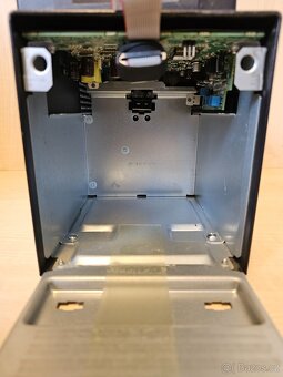 APC UPS - 750 - Záložní zdroj - bez baterie - 4