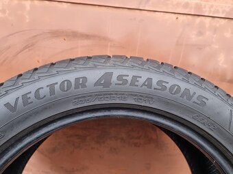 Celoroční Goodyear 235/50/18 - 4