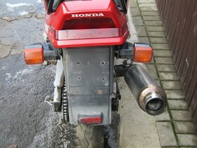 honda vfr 750f RC24 - 4