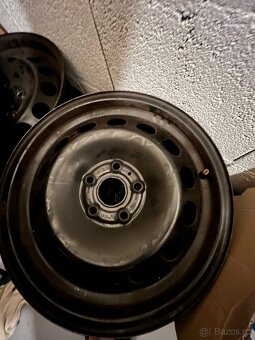 Sada zimních plechových disků Audi 16inch – téměř nové - 4