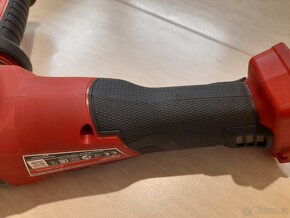 Aku uhlova bruska Milwaukee - 4
