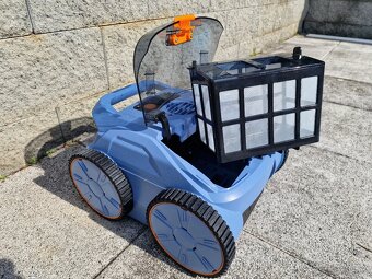 automatický bezdrátový bazénový vysavač do 25m2 - 4