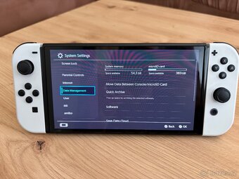 Nintendo switch OLED + 4 hry - 4