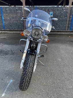 Suzuki VZ 800 Marauder - 4