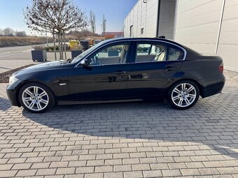 BMW e90 325i MANUÁL SPORTSITZE XENONY - 4