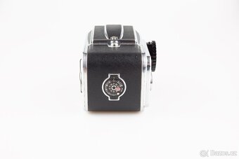 Hasselblad 500C/M chrome telo + WLF + kazeta 120 - 4