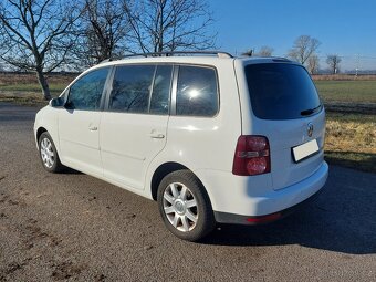 Volkswagen Touran 2.0 tdi, 103 kW, 7 míst, 05/2009 - 4