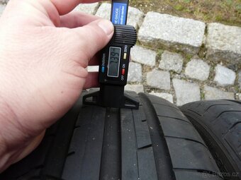 LETNÍ PNEU FULDA 235/35R19 - 4
