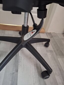Zánovní kancelářská židle FUN - ergonomická - 4
