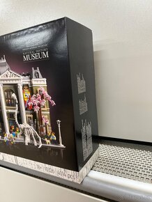 LEGO Icons 10326 Přírodovědné muzeum - 4