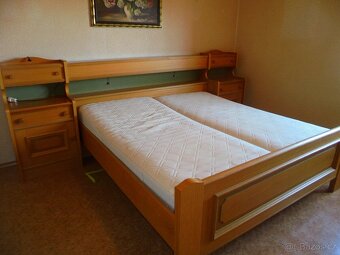 stylová ložnice- 5 dvéřová šatní skříň, postel, rošty, matra - 4