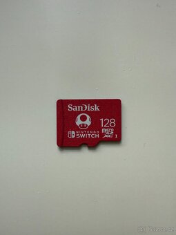 Nintendo Switch OLED bilý + SD karta + 2 pouzdra + 2 hry - 4